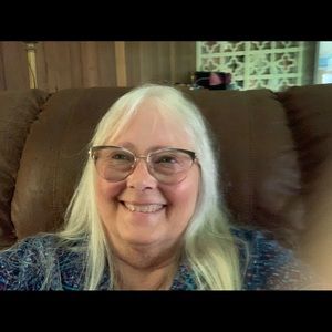 Meet your Posher, Della